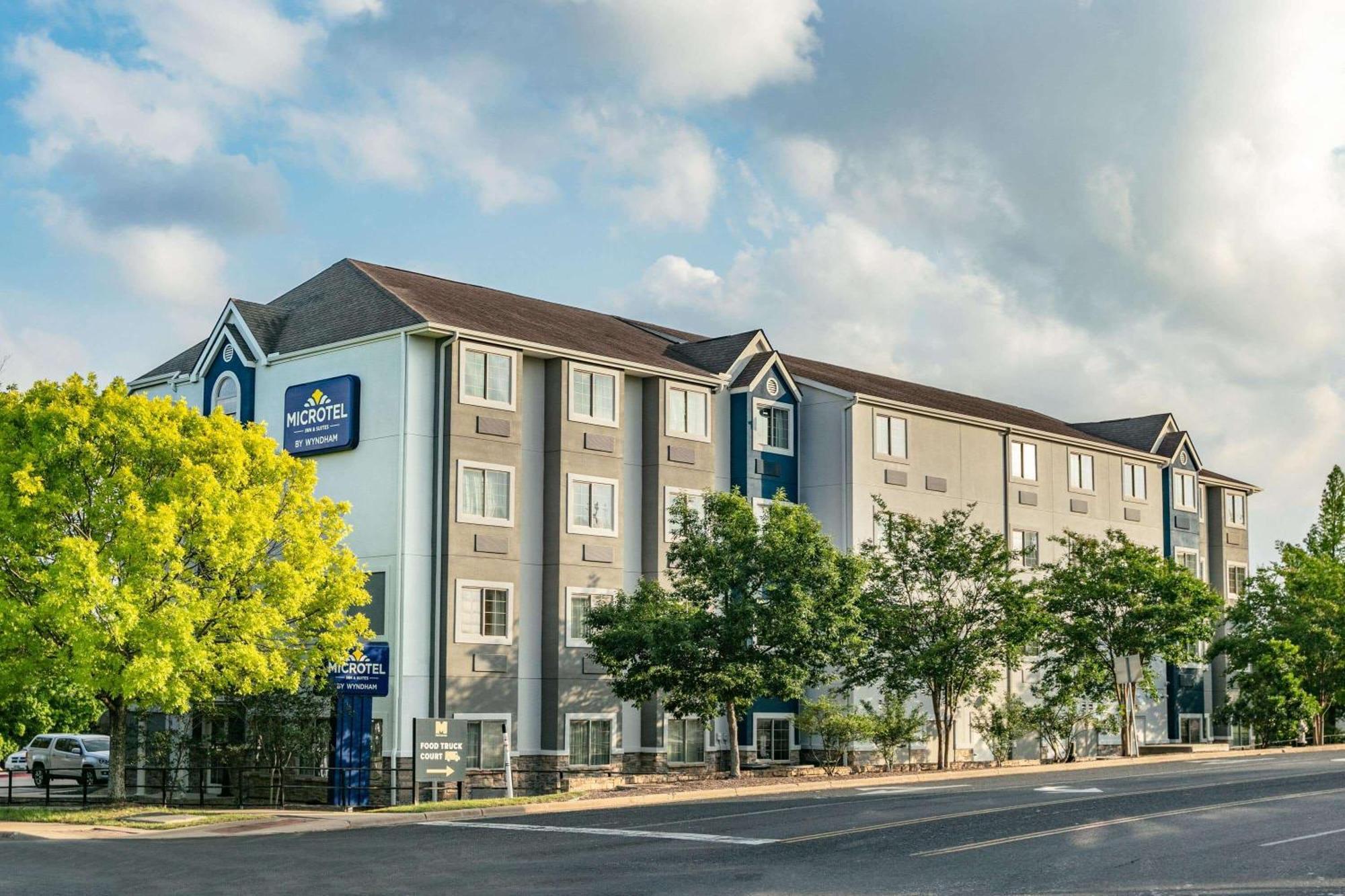 Microtel Inn & Suites By Wyndham Austin Airport Ngoại thất bức ảnh