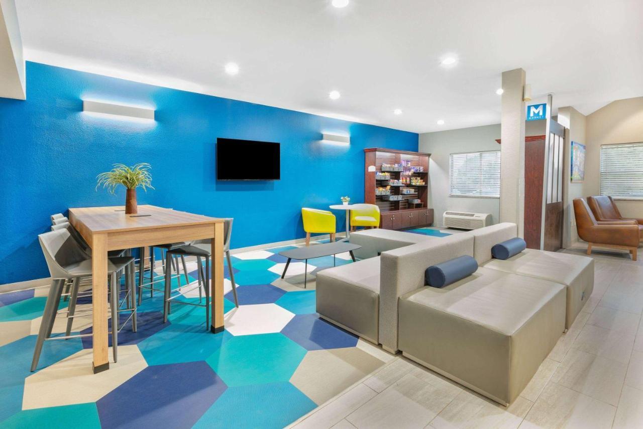 Microtel Inn & Suites By Wyndham Austin Airport Ngoại thất bức ảnh
