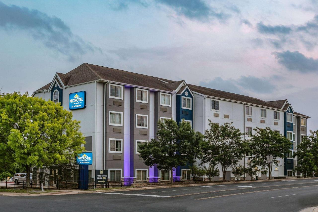 Microtel Inn & Suites By Wyndham Austin Airport Ngoại thất bức ảnh