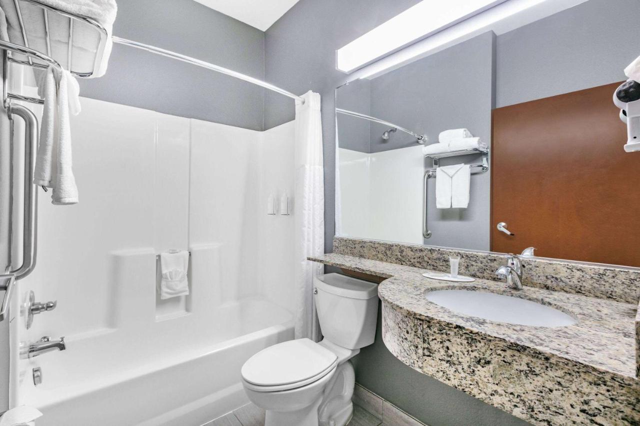 Microtel Inn & Suites By Wyndham Austin Airport Ngoại thất bức ảnh