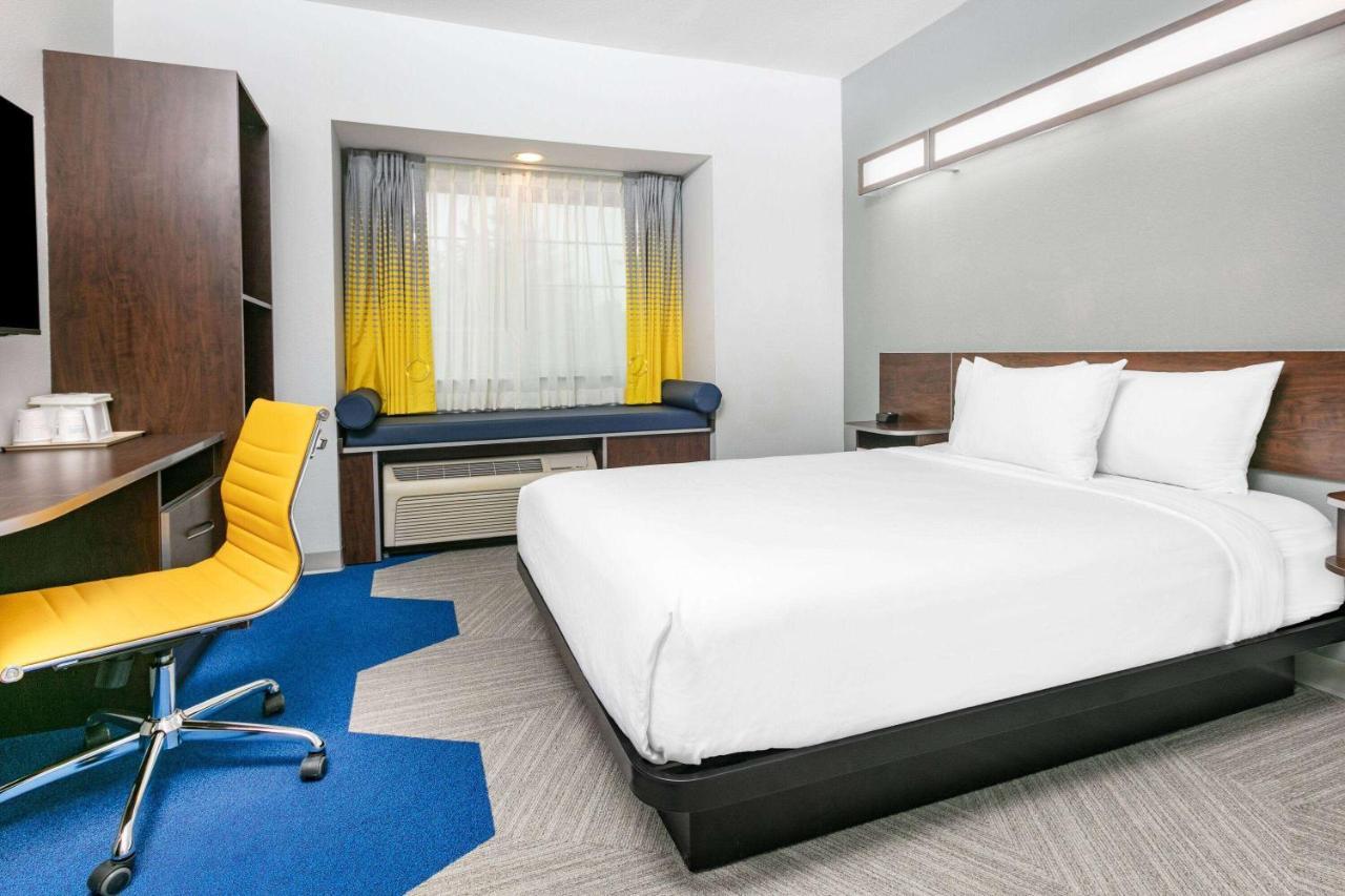Microtel Inn & Suites By Wyndham Austin Airport Ngoại thất bức ảnh