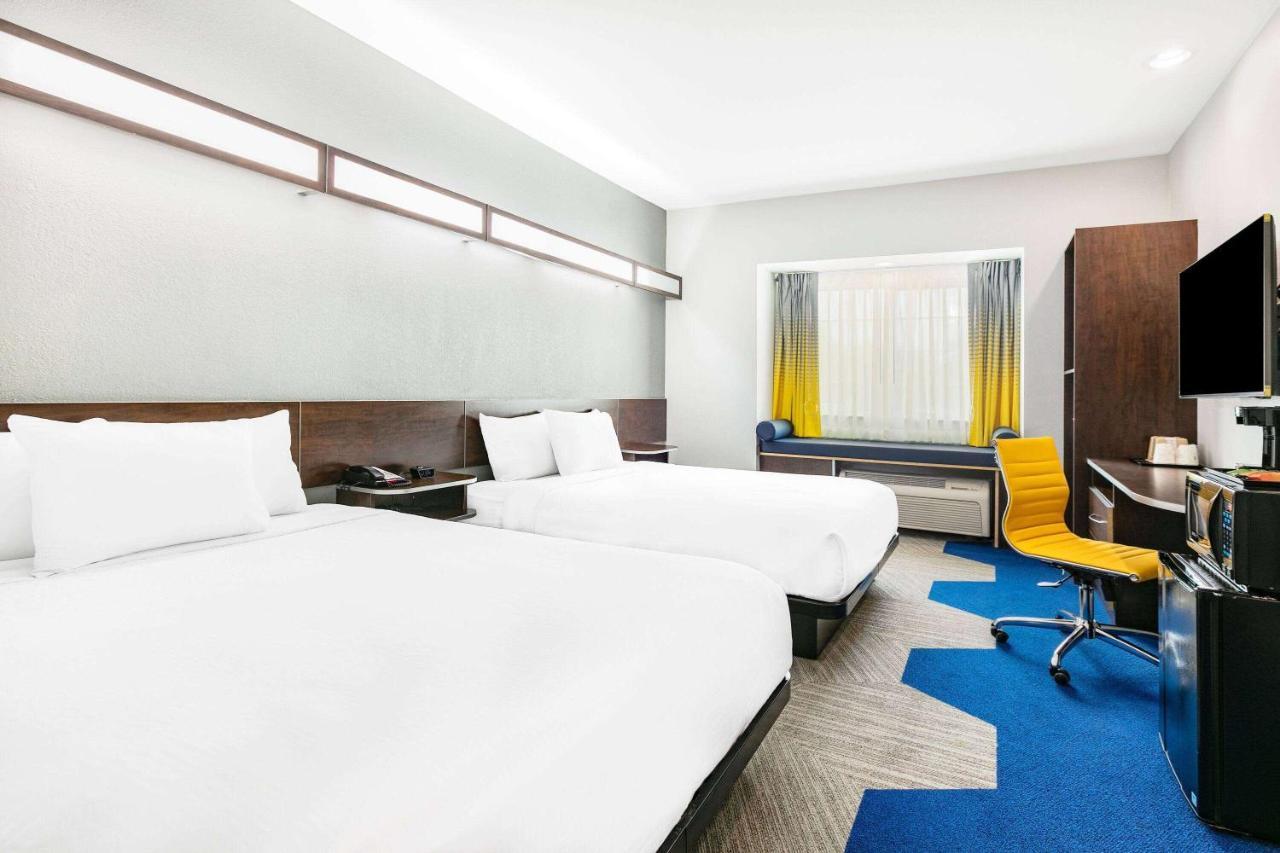Microtel Inn & Suites By Wyndham Austin Airport Ngoại thất bức ảnh