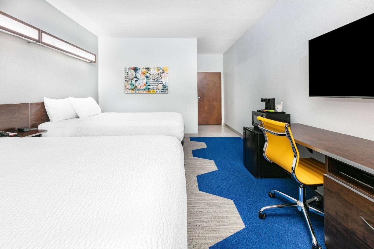 Microtel Inn & Suites By Wyndham Austin Airport Ngoại thất bức ảnh