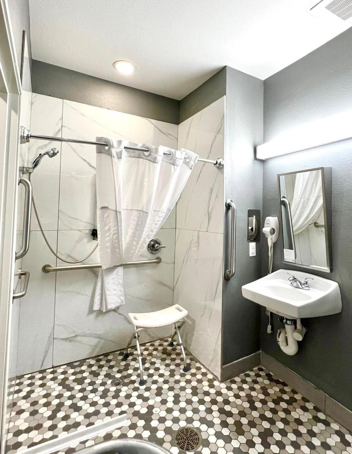 Microtel Inn & Suites By Wyndham Austin Airport Ngoại thất bức ảnh